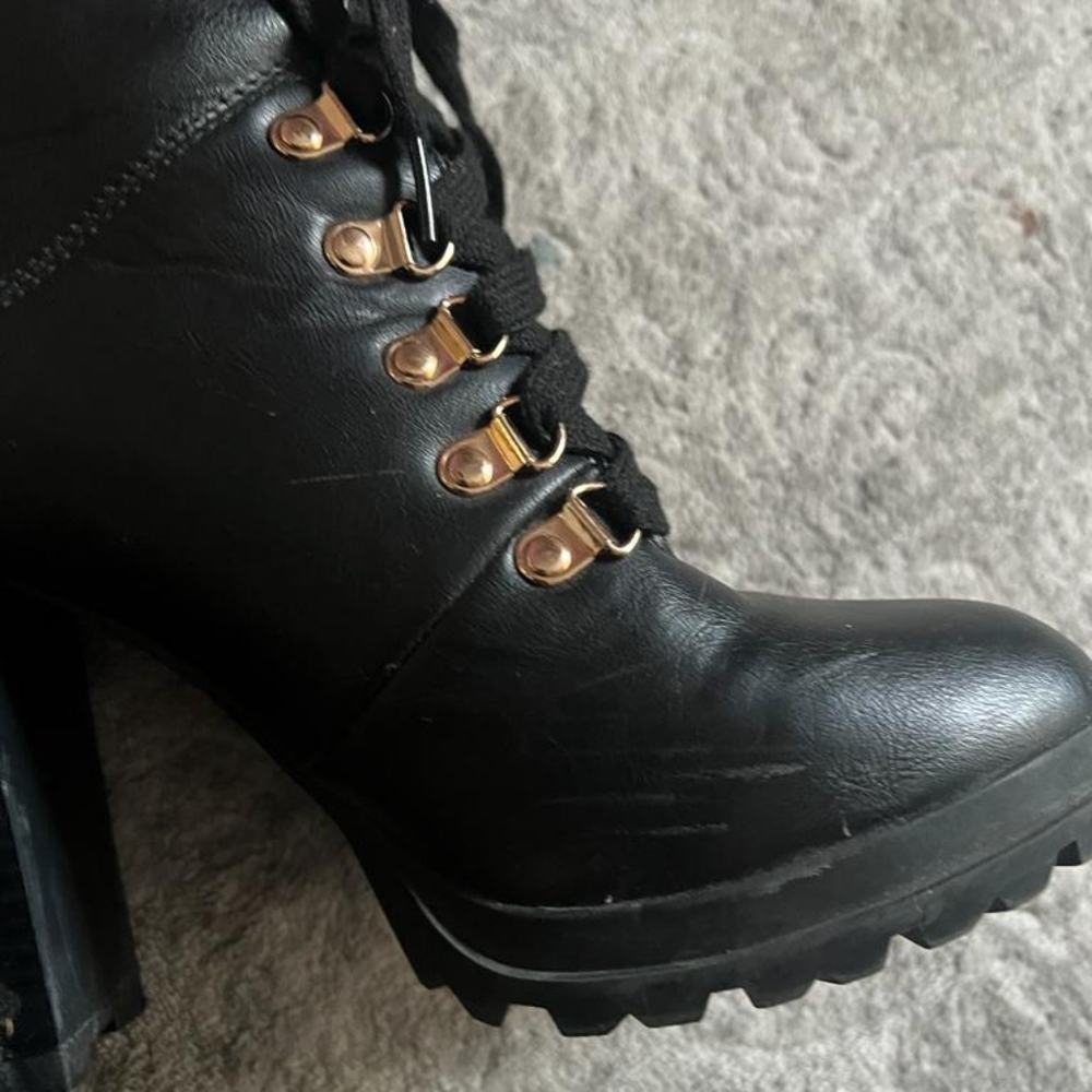 Boots - Picture 3 of 5
